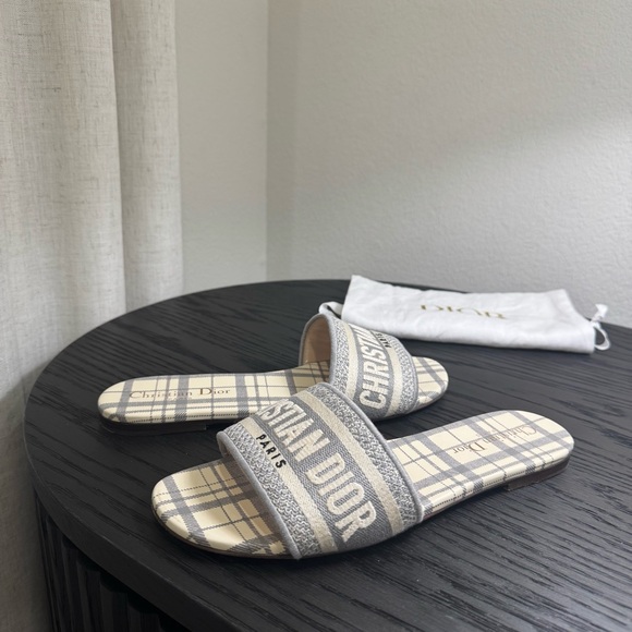 Christian Dior Dway Slide Sandal Embroidered Logo Gray 37.5 - Picture 3 of 9
